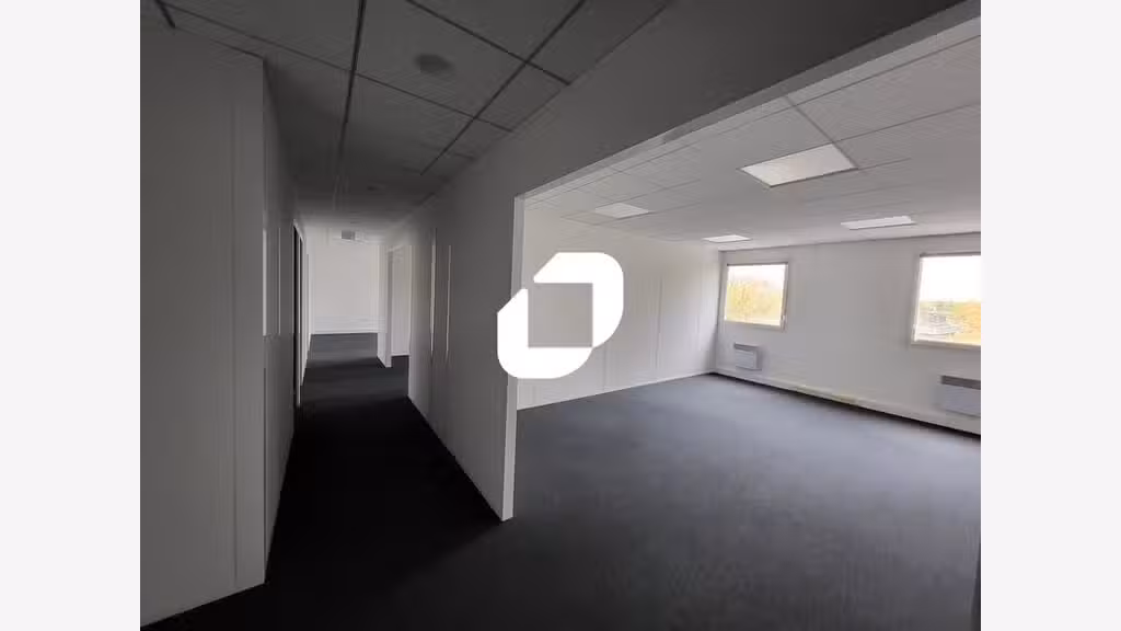 A louer Bureaux 333m² Loos