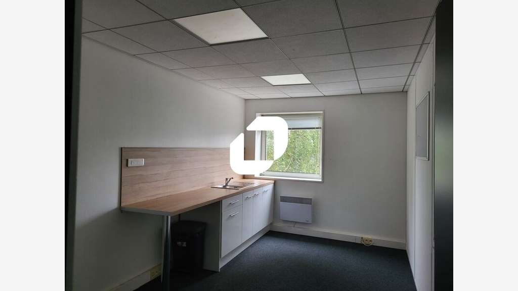A louer Bureaux 333m² Loos
