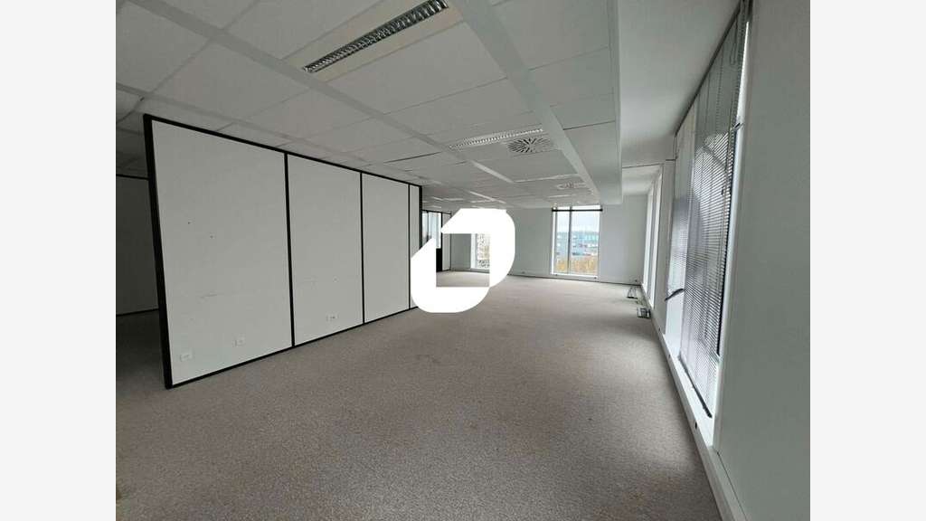A louer Bureaux 865m² Loos