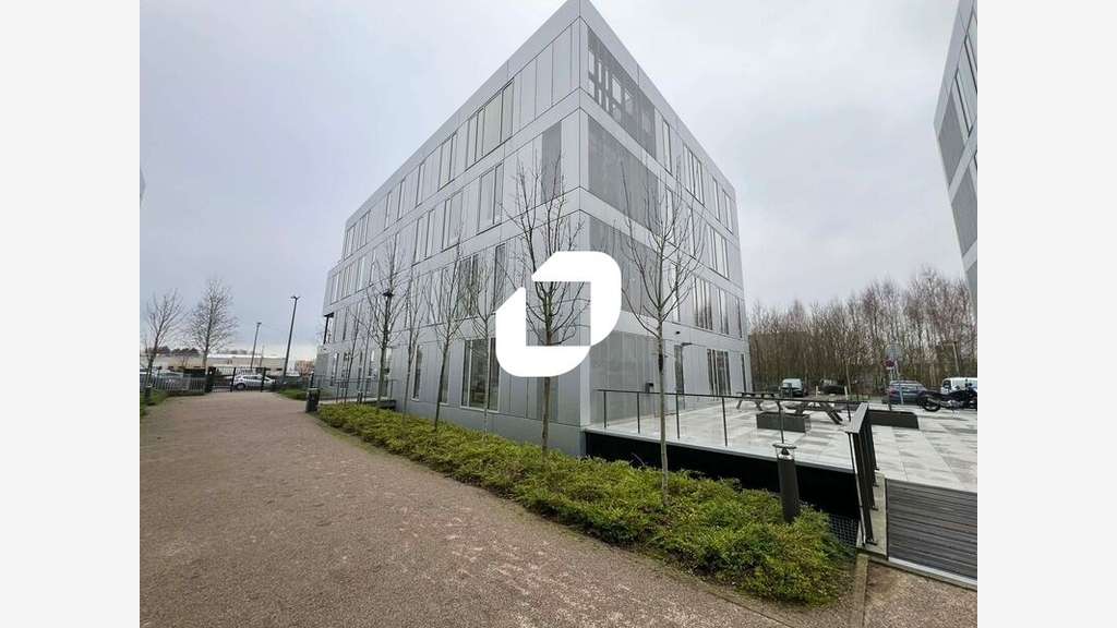 A louer Bureaux 865m² Loos