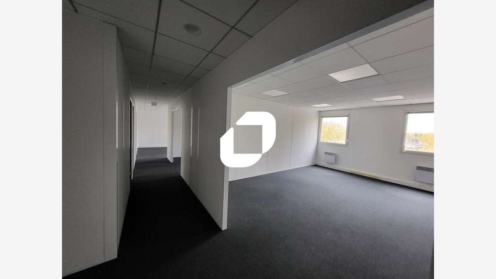 A louer Bureaux 333m² Loos