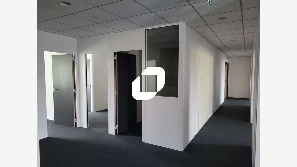 A louer Bureaux 333m² Loos