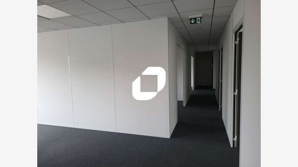 A louer Bureaux 333m² Loos