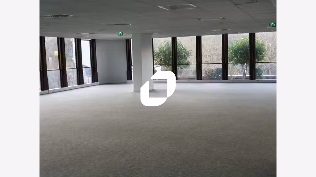 A louer Bureaux 3541m² Louveciennes