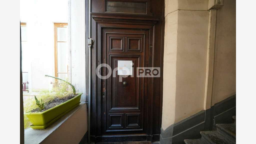 BUREAUX A LOUER - 87 m² - LYON 1