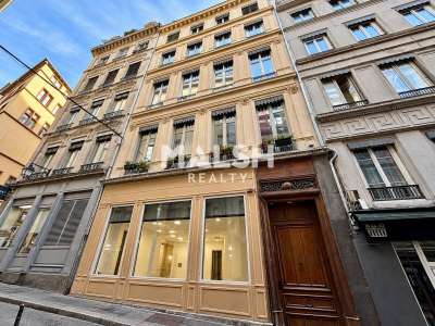 BUREAUX - A LOUER - 87 m² - LYON 1