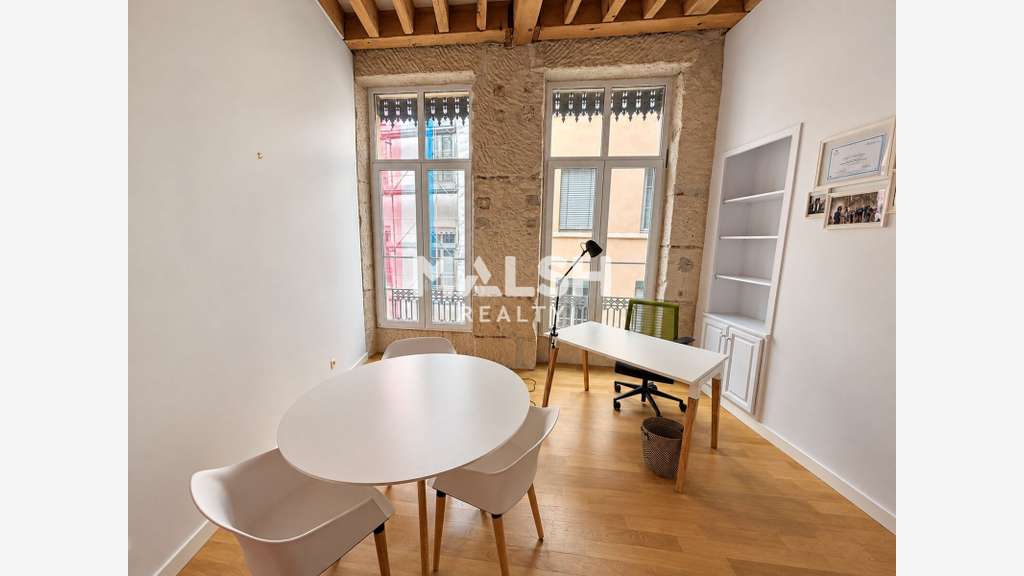 BUREAUX - A LOUER - 87 m² - LYON 1