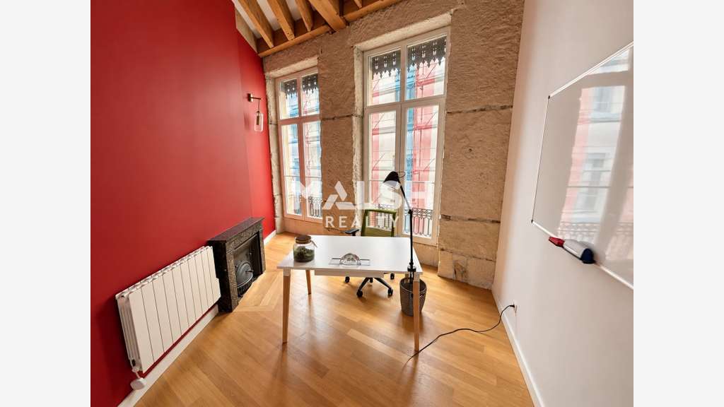 BUREAUX - A LOUER - 87 m² - LYON 1