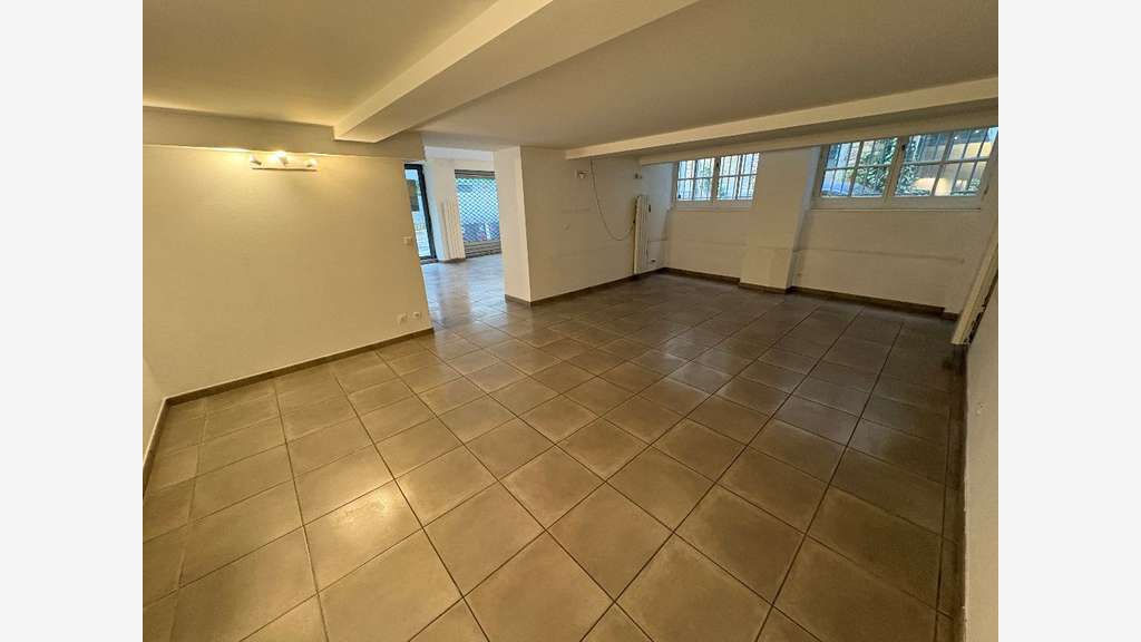 A louer local commercial de 97m² à Lyon 69001