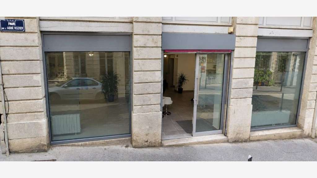 A louer local commercial de 97m² à Lyon 69001