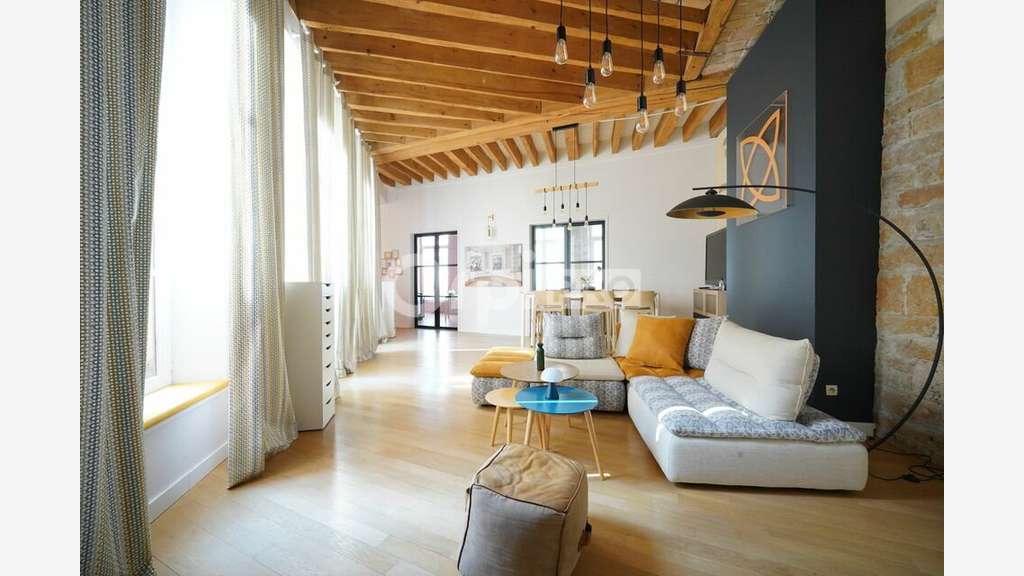 Bureaux à louer 87m² Lyon 1er en bas des pentes 