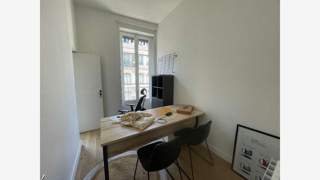 PRESQU'ILE - BUREAUX A LOUER - EMPLACEMENT N°1