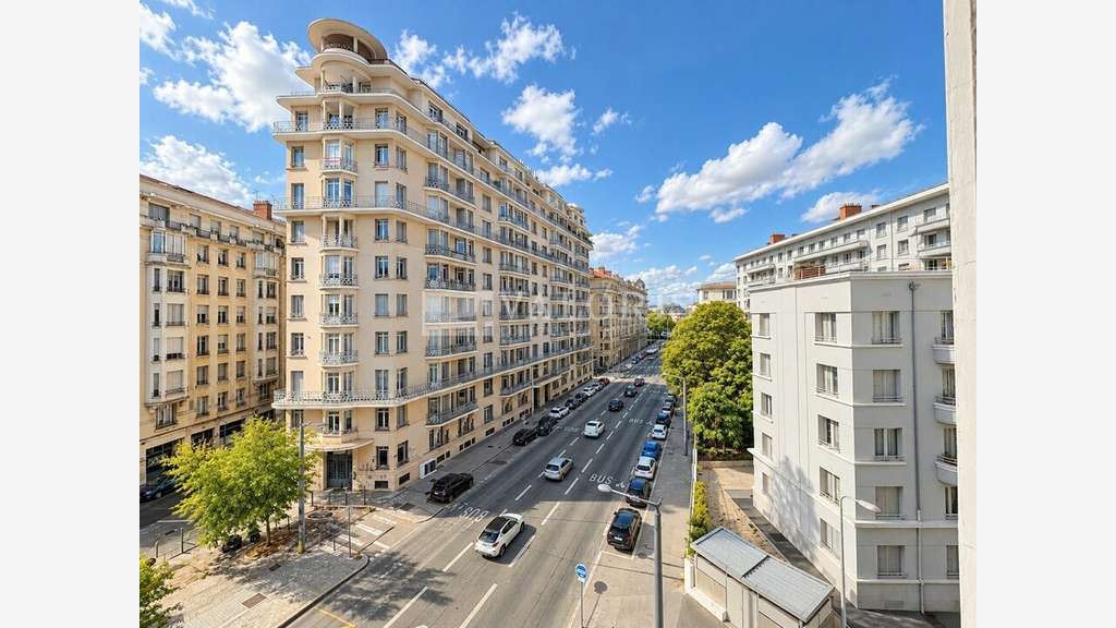 Bureaux lumineux dès 295 m² à louer à Lyon 6e