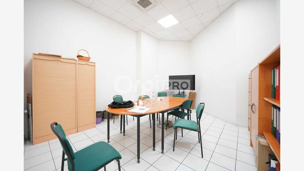 Local commercial à louer 246m² à Lyon 6e