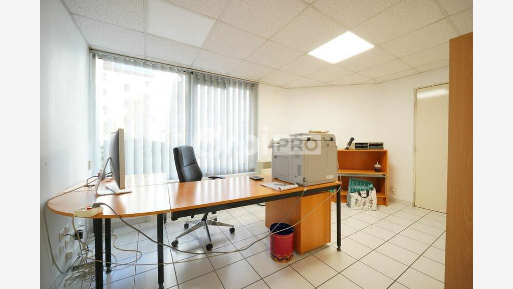 Local commercial à louer 246m² à Lyon 6e