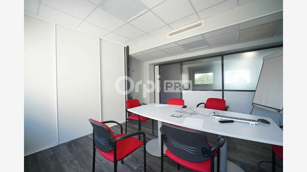 BUREAUX A VENDRE OU A LOUER - 299,95 m² - LYON 6