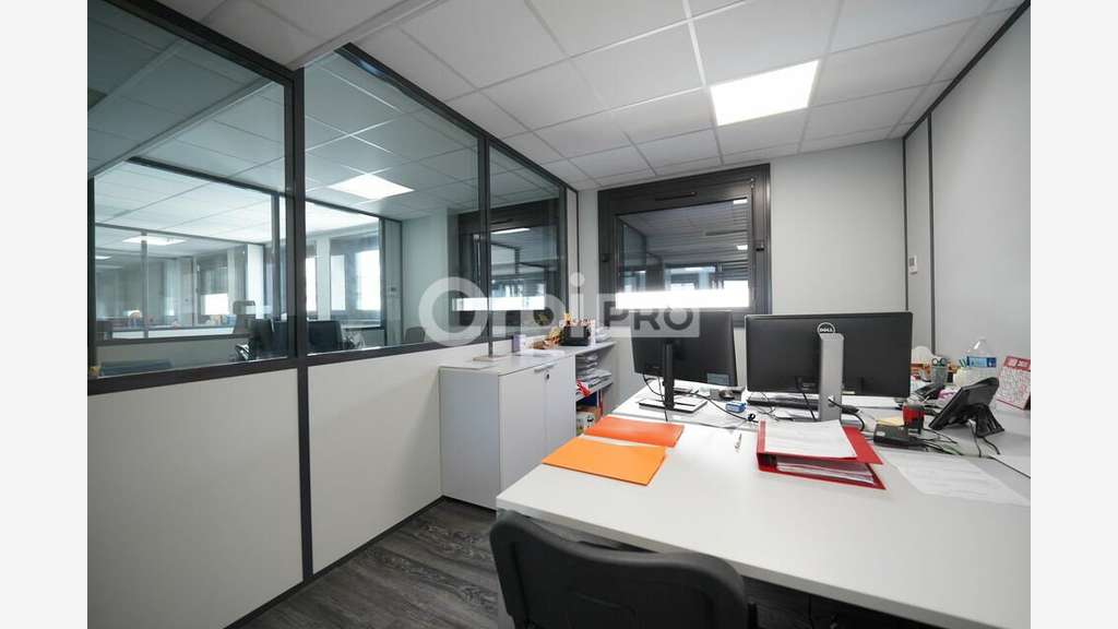 BUREAUX A VENDRE OU A LOUER - 299,95 m² - LYON 6