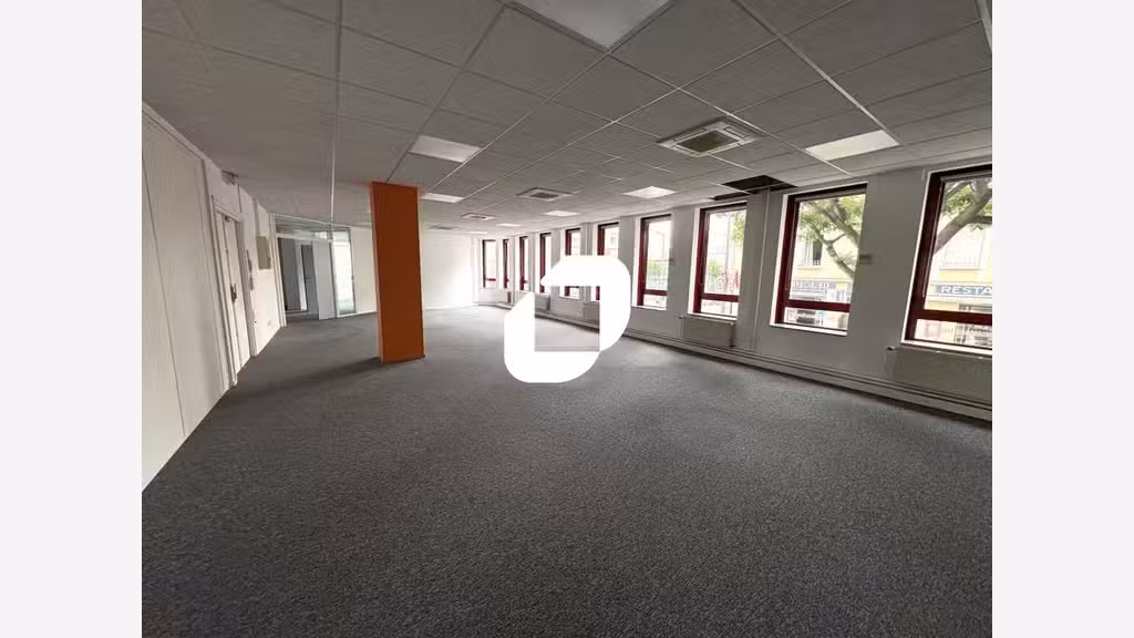 A louer Bureaux 2130m² Lyon