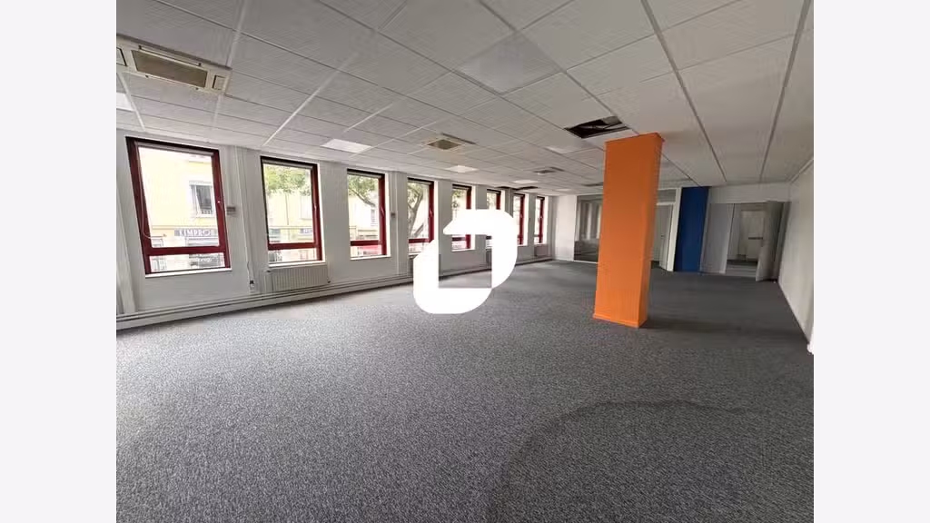 A louer Bureaux 2130m² Lyon
