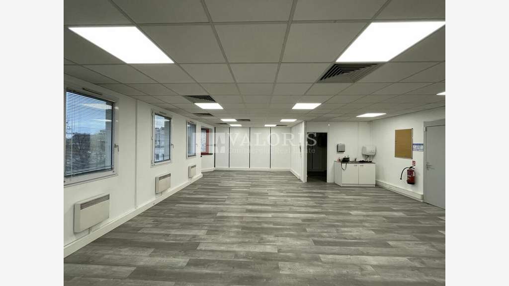 Bureaux 152m² à louer à Lyon 7e Gerland 