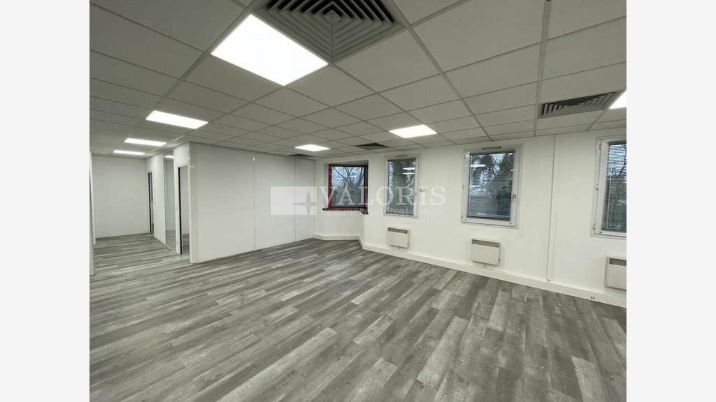 Bureaux 152m² à louer à Lyon 7e Gerland 