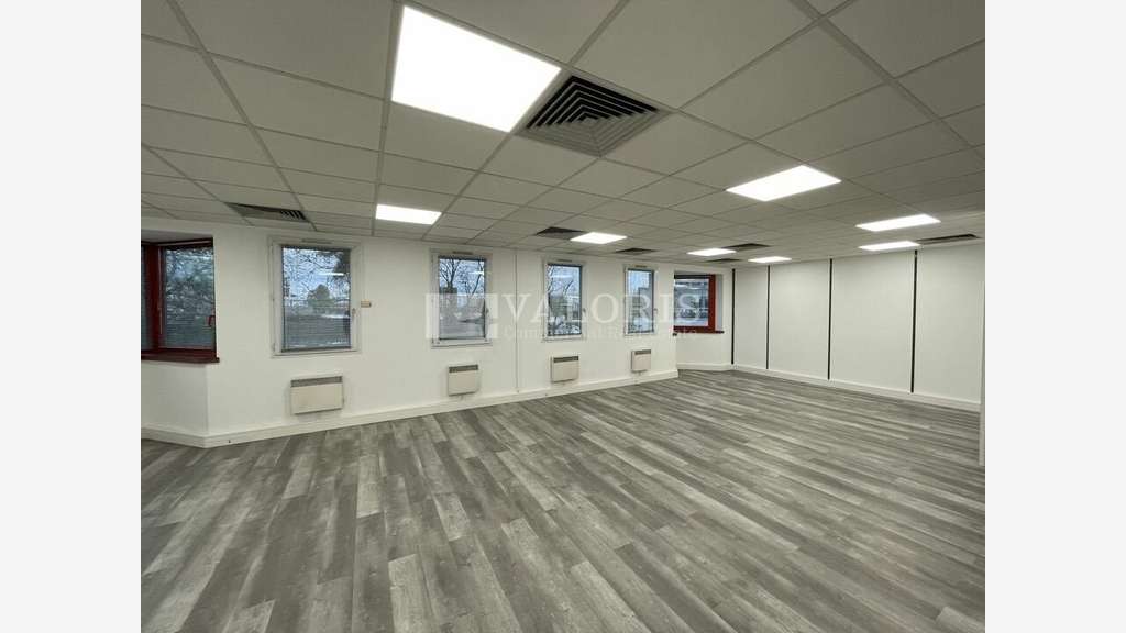 Bureaux 152m² à louer à Lyon 7e Gerland 