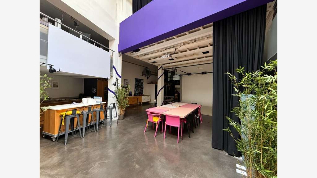 A louer bureaux 435m² en fond de cours Lyon 69009