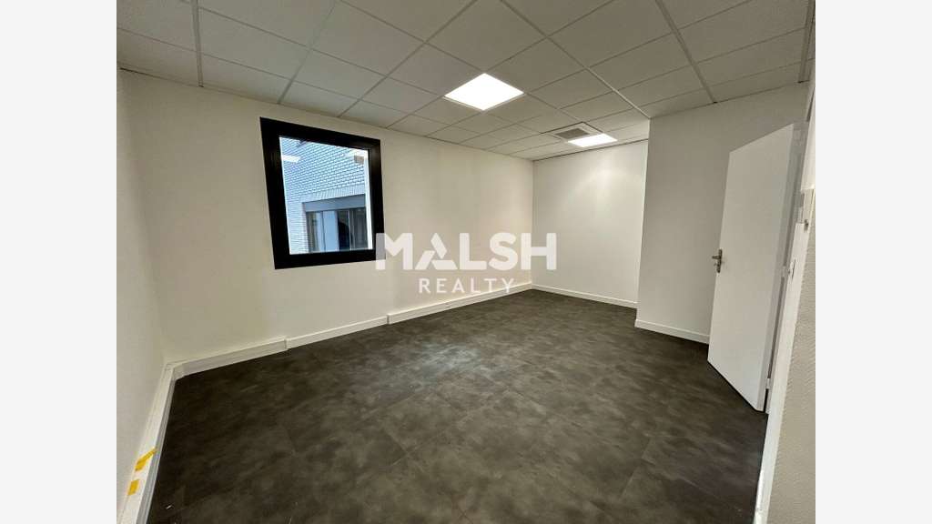 Bureaux 319m² à louer à Gorges de Loup Lyon 9 