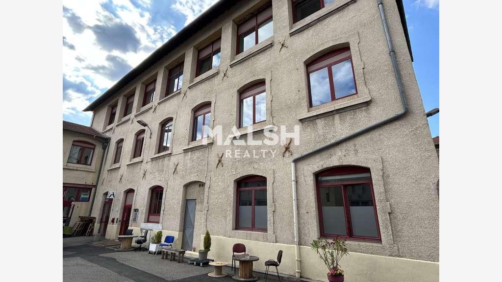 Bureaux 319m² à louer à Gorges de Loup Lyon 9 
