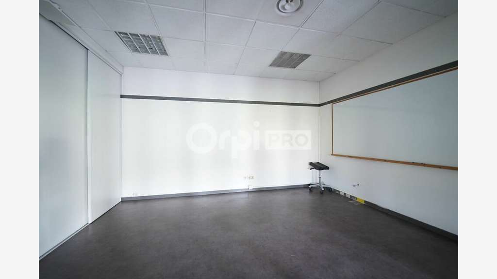BUREAUX À LOUER  140 m²  LYON 9 (Gorge de Loup)