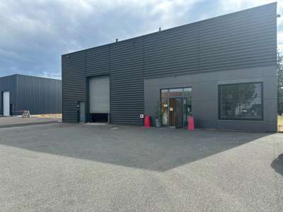 Local d'activités de 643m² à louer Sud Mâcon (71)