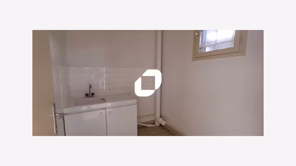 A louer Bureaux 75m² Magnanville