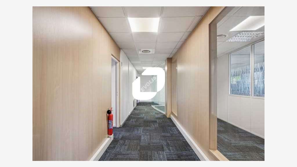 A louer Bureaux 184m² Magny le hongre