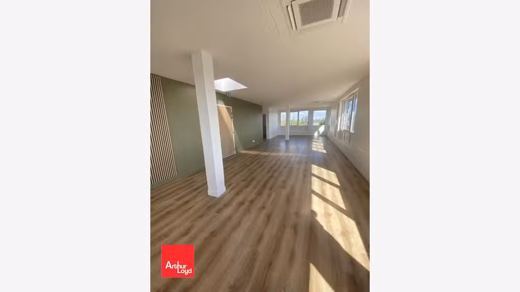 A louer bureaux 95m² en R+2 en za à Mainvilliers