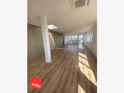 A louer bureaux 95m² en R+2 en za à Mainvilliers