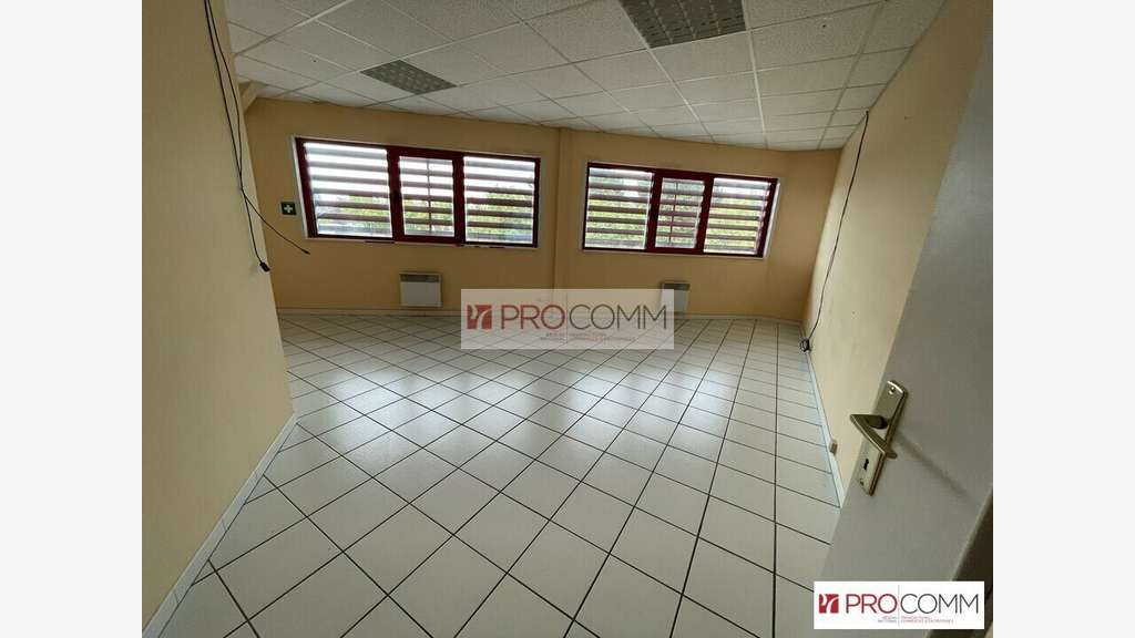 A louer bureaux 150m² R+1 à Mainvilliers