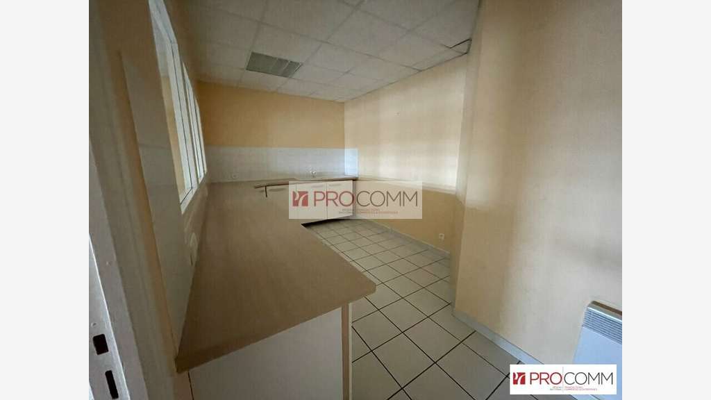 A louer bureaux 150m² R+1 à Mainvilliers