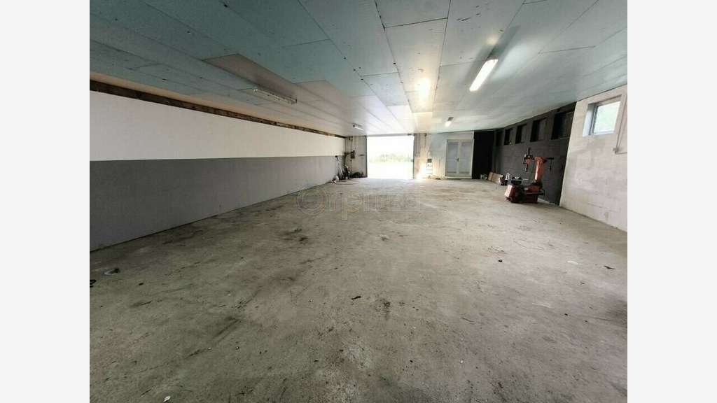 Bureaux 210m² à louer à Malemort-sur-Corrèze  