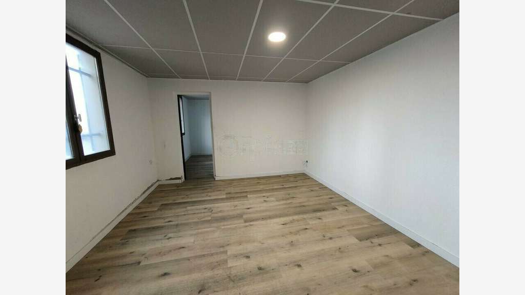 Bureaux 210m² à louer à Malemort-sur-Corrèze  