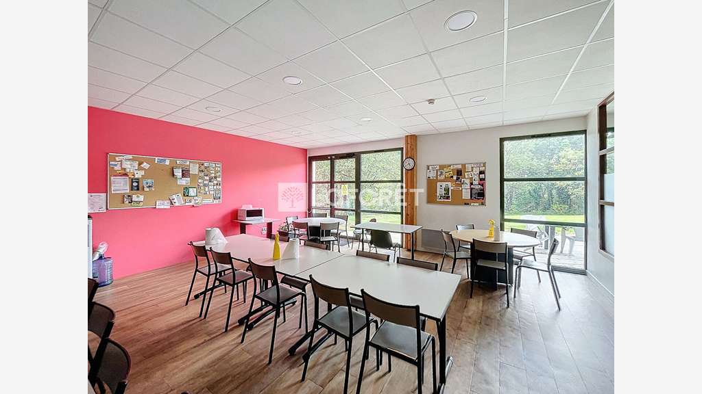 Bureaux 955m² dans parc arboré à Malestroit  
