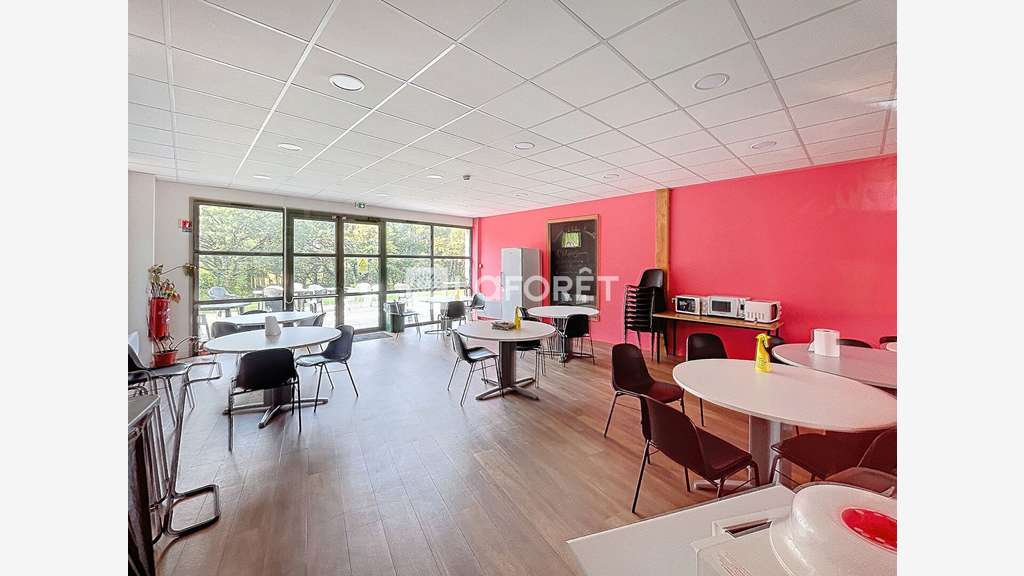 Bureaux 955m² dans parc arboré à Malestroit  