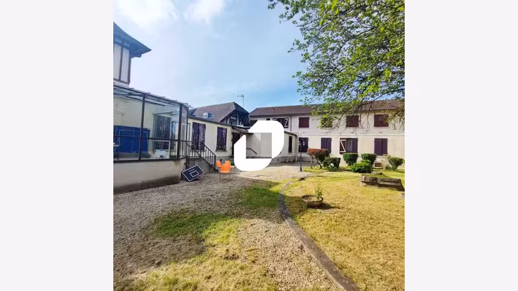 A louer Bureaux 1030m² Mandres les roses