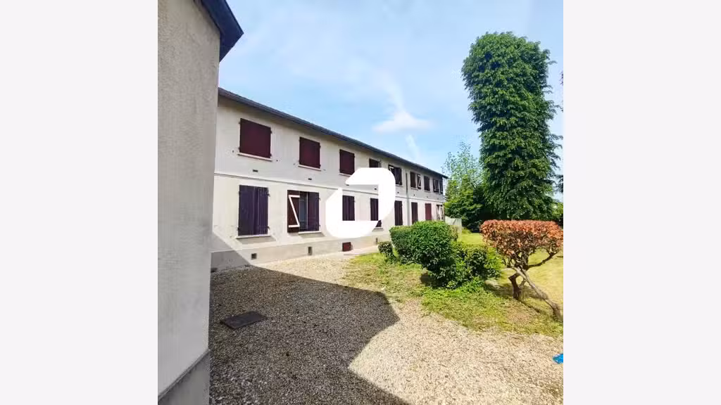 A louer Bureaux 1030m² Mandres les roses