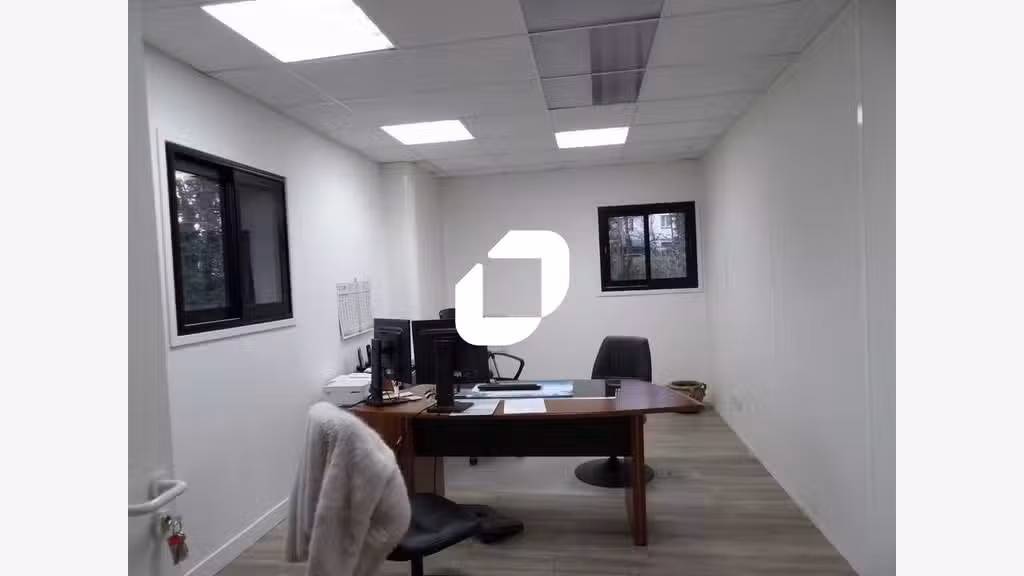A louer Bureaux 115m² Mantes la ville