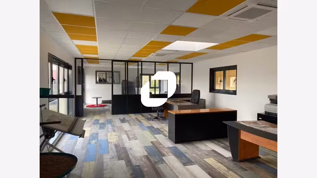 A louer Bureaux 87m² Marines