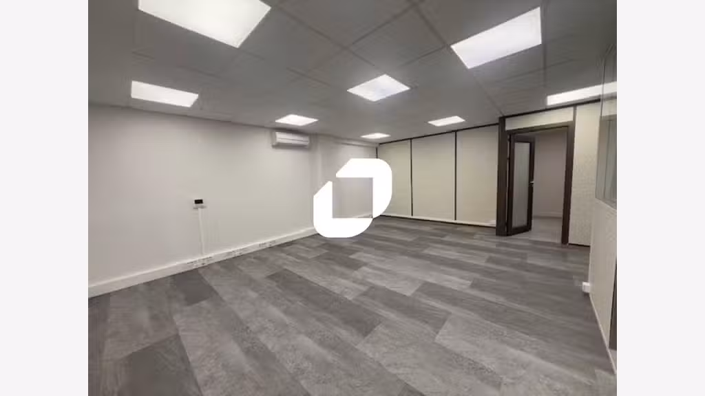 A louer Bureaux 162m² Marines