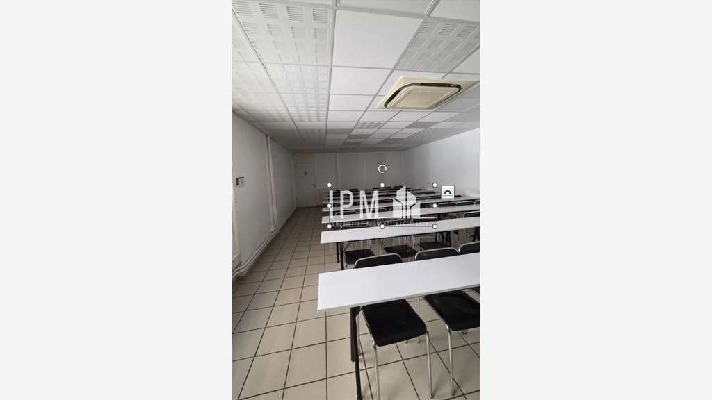 Local bureaux 1550 m2 à louer 13010