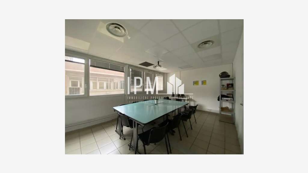 Local bureaux 1550 m2 à louer 13010