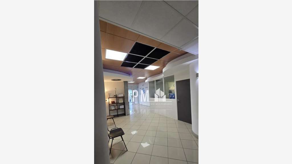 Local bureaux 1550 m2 à louer 13010