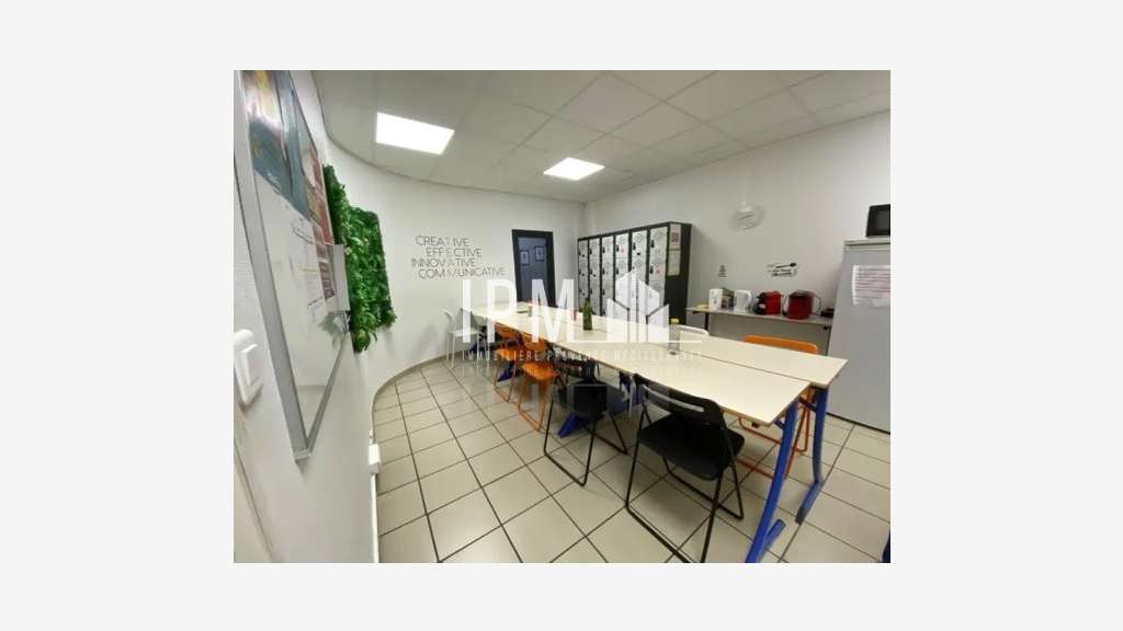 Local bureaux 1550 m2 à louer 13010